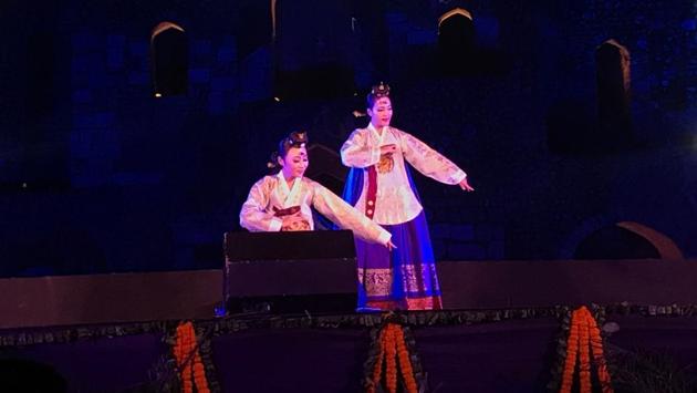 Performances included Janggo solo dance, Longing Gangnam, Teapyung dance, Nangamhanae and more.