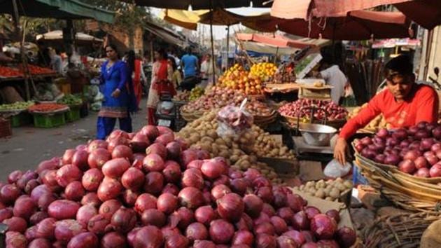 Prices of onion in some states, especially major producers of the vegetable, Maharashtra and Madhya Pradesh, have seen a fall in the past two weeks due to oversupply caused by release of old stocks farmers stored in anticipation of higher rates, reports from states show. (Parveen Kumar/HT Photo) Prices of onion in some states, especially major producers of the vegetable, Maharashtra and Madhya Pradesh, have seen a fall in the past two weeks due to oversupply caused by release of old stocks farmers stored in anticipation of higher rates, reports from states show. (Parveen Kumar/HT Photo)