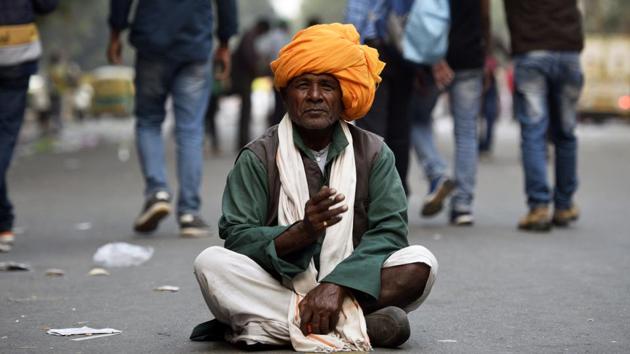 An onion-grower from Maharashtra who had to sell his produce for little over Rs 1 per kg has sent his earnings to Prime Minister Narendra Modi to mark his protest. Sanjay Sathe (not pictured) said, “It was painful to see such paltry returns on four months of toil. Hence I have donated Rs 1,064 to Disaster Relief Fund of the PMO as a protest.” (Biplov Bhuyan / HT Archive) An onion-grower from Maharashtra who had to sell his produce for little over Rs 1 per kg has sent his earnings to Prime Minister Narendra Modi to mark his protest. Sanjay Sathe (not pictured) said, “It was painful to see such paltry returns on four months of toil. Hence I have donated Rs 1,064 to Disaster Relief Fund of the PMO as a protest.” (Biplov Bhuyan / HT Archive)