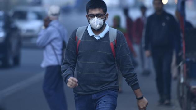 On Monday, the air quality in Delhi oscillated between “poor” and “very poor” categories due to local pollutants as authorities predicted a further rise in the pollution level. (Sanchit Khanna/HT PHOTO) On Monday, the air quality in Delhi oscillated between “poor” and “very poor” categories due to local pollutants as authorities predicted a further rise in the pollution level. (Sanchit Khanna/HT PHOTO)