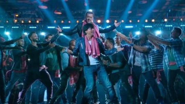 Shah Rukh Khan and Salman Khan grooving together in Zero song Issaqbaazi.