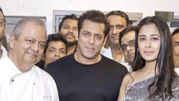 Salman Khan and chef Hemant Oberoi at the Civil House in New Delhi. (HT Photo) Salman Khan and chef Hemant Oberoi at the Civil House in New Delhi. (HT Photo)