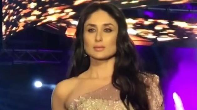 Kareena Kapoor Khan and Kartik Aaryan attended Masala Awards 2018 in Dubai.(Viral Bhayani/Instagram) Kareena Kapoor Khan and Kartik Aaryan attended Masala Awards 2018 in Dubai.(Viral Bhayani/Instagram)