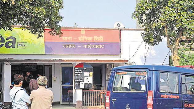 A mob attacked the policemen at Tronica City police station on late Monday night and rescued a man accused of molesting a local woman. The police have arrested six persons in this connection while the accused is on run, in Ghaziabad (Sakib Ali/ HT Photo) A mob attacked the policemen at Tronica City police station on late Monday night and rescued a man accused of molesting a local woman. The police have arrested six persons in this connection while the accused is on run, in Ghaziabad (Sakib Ali/ HT Photo)