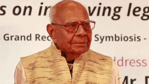 Ram Jethmalani and Bharatiya Janata Party on Thursday approached a Delhi court with a joint application to end a pending suit relating to his expulsion from the BJP.(HT File Photo)