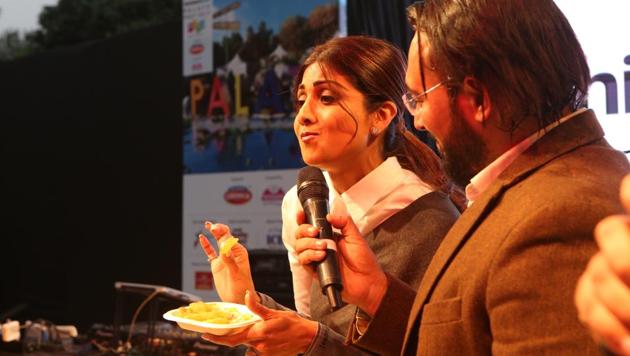 At HT Palate Fest 2017, actor Shilpa Shetty Kundra kept the audience entertained during a session, where she spoke on a variety of topics, such as, yoga and her recipe book. 