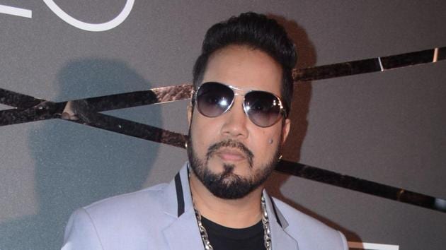 Singer Mika Singh has been charged with sexual harassment by a 17-year-old girl.