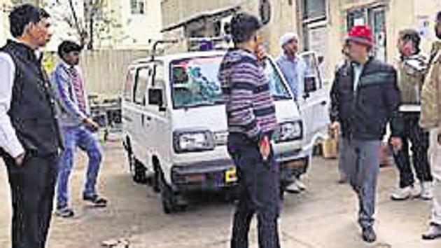 The body of the victim Sumer Singh, who died from excessive bleeding due to bullet injuries, was kept at Gurugram’s Civil Hospital mortuary (in picture). (HT Photo) The body of the victim Sumer Singh, who died from excessive bleeding due to bullet injuries, was kept at Gurugram’s Civil Hospital mortuary (in picture). (HT Photo)