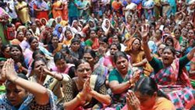 Supreme Court has declined urgent hearing on Kerala’s plea against setting up of panel for Sabarimala.(PTI) Supreme Court has declined urgent hearing on Kerala’s plea against setting up of panel for Sabarimala.(PTI)