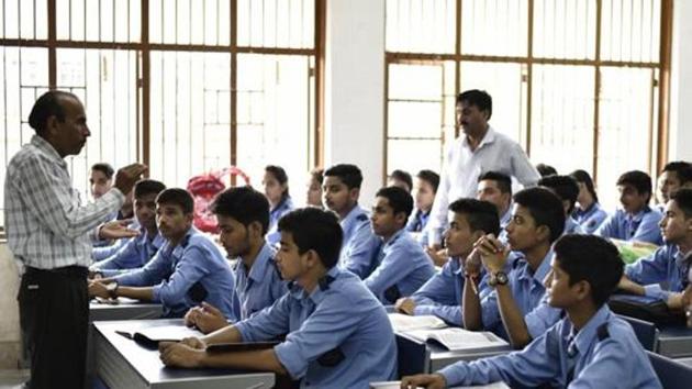 To ensure timely supply of textbooks to government schools in the city, the Delhi bureau of textbooks has asked all schools to inform them about their requirement for the next academic session by December 15.(Burhaan Kinu/HT file)