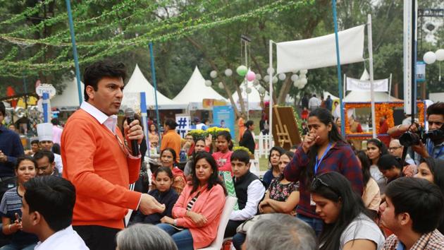 Chef Vikas Khanna spoke about food, recipes and his journey and was at his charming best at HT Palate Fest 2017. 