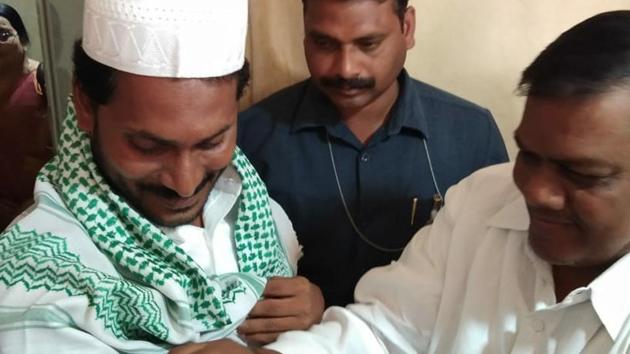 YSR congress president YS Jaganmohan Reddy welcoming Abdul Gani into the party at a programme in srikakulam district in Andhra Pradesh on Saturday. (HT Photo) YSR congress president YS Jaganmohan Reddy welcoming Abdul Gani into the party at a programme in srikakulam district in Andhra Pradesh on Saturday. (HT Photo)