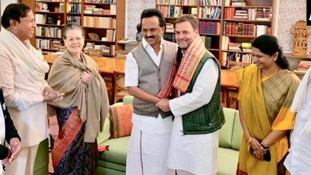Stalin meets Sonia, Rahul Gandhi ahead of crucial Opposition meet | Latest  News India - Hindustan Times
