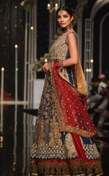 A Pakistani model presents a creation bydesigner Aisha Imran during the Pantene Hum Bridal Couture Week in Lahore. (AFP) A Pakistani model presents a creation bydesigner Aisha Imran during the Pantene Hum Bridal Couture Week in Lahore. (AFP)
