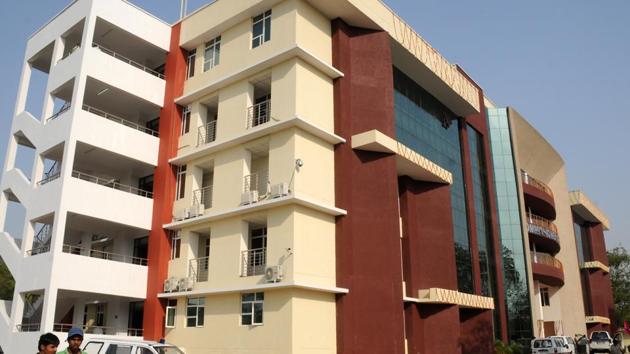 Building of Police Commissionerate and Haryana State Cyber Crime Branch, in Gurugram. An FIR was registered at the Cyber Crime police station in Gurugram in the case of a man being duped of Rs 3.5 lakh in a fake car deal. (HT File) Building of Police Commissionerate and Haryana State Cyber Crime Branch, in Gurugram. An FIR was registered at the Cyber Crime police station in Gurugram in the case of a man being duped of Rs 3.5 lakh in a fake car deal. (HT File)
