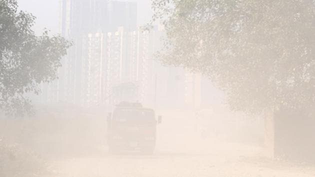 A polluted stretch in Noida’s Sector 168 on Sunday.(Sunil Ghosh / HT Photo) A polluted stretch in Noida’s Sector 168 on Sunday.(Sunil Ghosh / HT Photo)