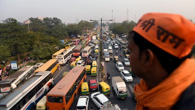 A view of massive traffic jam at ITO due to Vishwa Hindu Parishad’s (VHP) rally on Ram temple issue, New Delhi, on Sunday, December 9, 2018. (Amal KS/HT PHOTO) A view of massive traffic jam at ITO due to Vishwa Hindu Parishad’s (VHP) rally on Ram temple issue, New Delhi, on Sunday, December 9, 2018. (Amal KS/HT PHOTO)