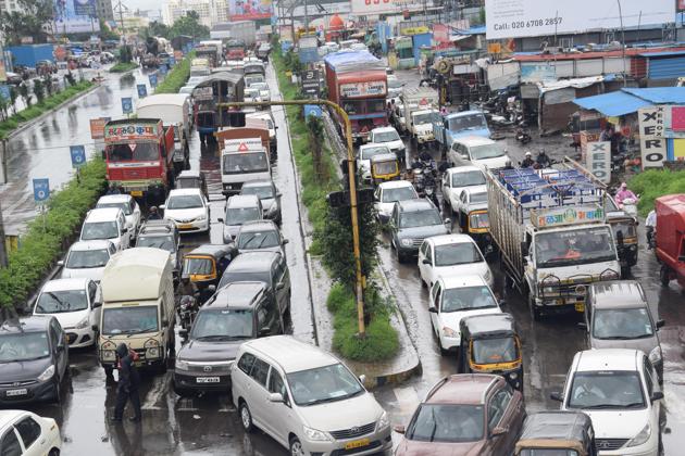 The construction of Katraj-Kondhwa and Shivane-Kharadi road will end traffic woes (HT Representational Photo)(HT/PHOTO) The construction of Katraj-Kondhwa and Shivane-Kharadi road will end traffic woes (HT Representational Photo)(HT/PHOTO)