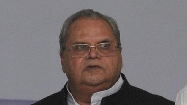 Jammu and Kashmir governor Satyapal Malik dissolved the state assembly on November 22 after Mehbooba Mufti’s Peoples Democratic Party (PDP) and its arch-rival National Conference (NC) teamed up with the Congress for a shot at government formation.(HT Photo)
