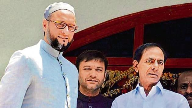 AIMIM president Asaduddin Owaisi has reiterated his support for TRS chief K Chandrasekhar Rao.(PTI file photo)