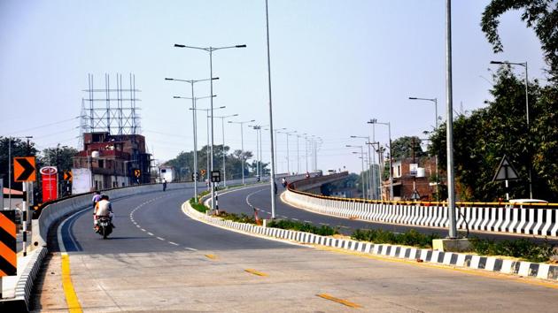 A flyover on Babatpur-Varanasi national highway which was recently converted into four lane(Rajesh Kumar/HT Photo) A flyover on Babatpur-Varanasi national highway which was recently converted into four lane(Rajesh Kumar/HT Photo)