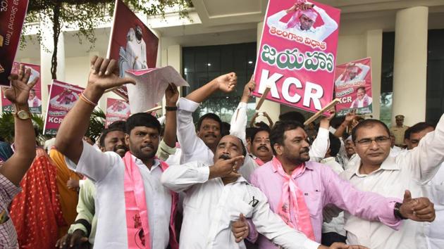 TRS supporters celebrate outside TRS Bhavan, Banjara Hills, Hyderabad, Telangana.(Kunal Patil/HT Photo)