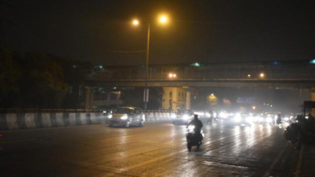 Many areas of Delhi received light rain on Wednesday evening. (Sonu Mehta / HT Photo) Many areas of Delhi received light rain on Wednesday evening. (Sonu Mehta / HT Photo)