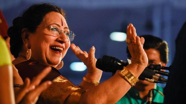 Begum Parween Sultana, Hindustani classical singer of the Patiala Gharana, performs on the opening day of the 66th Sawai Gandharav Bhimsen Mahotsav at Maharashtriya Mandal Sankul, Mukundnagar on Wednesday. (SANKET WANKHADE/HT PHOTO) Begum Parween Sultana, Hindustani classical singer of the Patiala Gharana, performs on the opening day of the 66th Sawai Gandharav Bhimsen Mahotsav at Maharashtriya Mandal Sankul, Mukundnagar on Wednesday. (SANKET WANKHADE/HT PHOTO)