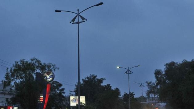 MCG has started surveying parks in sectors 30-56 of Gurugram to install solar and LED streetlights. (HT File / Representational Photo) MCG has started surveying parks in sectors 30-56 of Gurugram to install solar and LED streetlights. (HT File / Representational Photo)