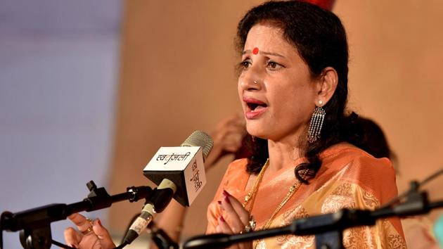 Rita Dev of Banaras and Gwalior Gharanas perform on the second day of 66th Sawai Gandharav Bhimsen Mahotsav at Maharashtriya Mandal Sankul, Mukundnagar on Thursday. (RAVINDRA JOSHI/HT PHOTO) 
