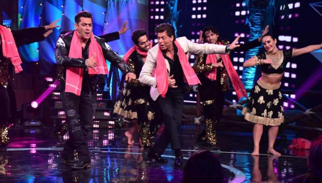 Shah Rukh Khan, Salman Khan promote Zero as they bring the Bigg Boss ...