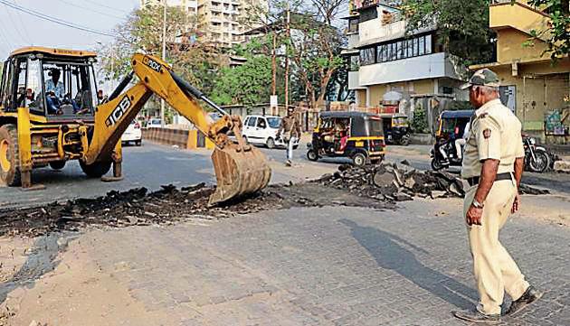 Preparation was underway in Kalyan on Friday. (Rishikesh Choudhary/HT Photo) Preparation was underway in Kalyan on Friday. (Rishikesh Choudhary/HT Photo)