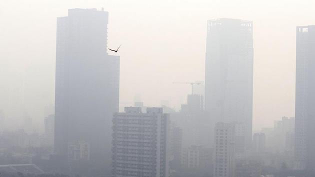 Humidity levels were lower than previous days as Colaba recorded 52% humidity while 40% was recorded at Santacruz. (HT File Photo) Humidity levels were lower than previous days as Colaba recorded 52% humidity while 40% was recorded at Santacruz. (HT File Photo)