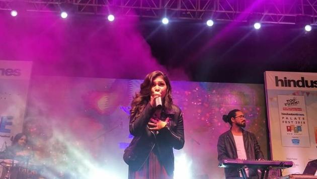 Tulsi Kumar gave a live music performance at Hindustan Times Palate Fest.