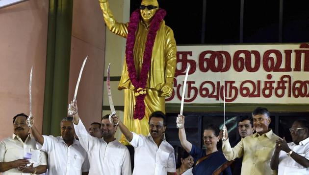 Congress president Rahul Gandhi, UPA chairperson Sonia Gandhi, DMK president MK Stalin, Andhra Pradesh chief minister Chandrababu Naidu and other leaders at the gathering. (AP) Congress president Rahul Gandhi, UPA chairperson Sonia Gandhi, DMK president MK Stalin, Andhra Pradesh chief minister Chandrababu Naidu and other leaders at the gathering. (AP)