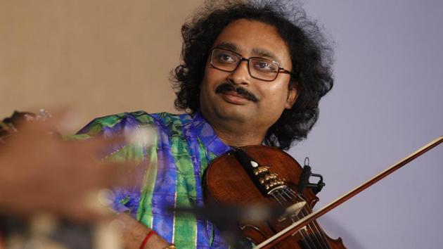 Violinist Indradeep Ghosh performs on the concluding day of the 66th Sawai Gandharav Bhimsen Mahotsav at Maharashtriya Mandal Sankul, Mukundnagar on Sunday. (RAHUL RAUT/HT PHOTO) Violinist Indradeep Ghosh performs on the concluding day of the 66th Sawai Gandharav Bhimsen Mahotsav at Maharashtriya Mandal Sankul, Mukundnagar on Sunday. (RAHUL RAUT/HT PHOTO)