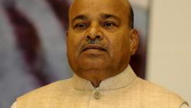 Union minister for social justice and empowerment Thawar Chand Gehlot has said it is wrong to divide deities and heroes into sections.(Sonu Mehta/HT Photo)