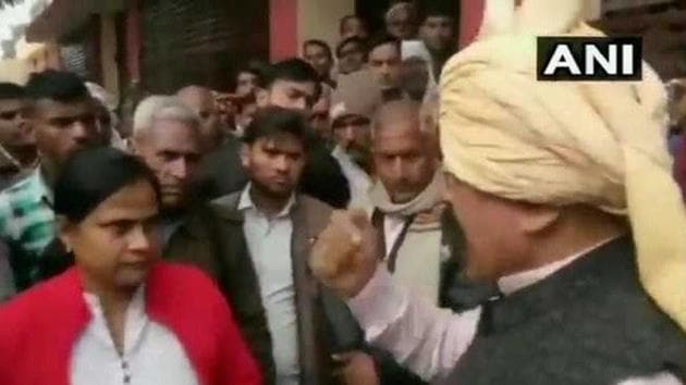 A Bharatiya Janata Party (BJP) legislator was caught on camera threatening a woman bureaucrat in Uttar Pradesh’s Agra, boasting about his power as a politician. (ANI) A Bharatiya Janata Party (BJP) legislator was caught on camera threatening a woman bureaucrat in Uttar Pradesh’s Agra, boasting about his power as a politician. (ANI)