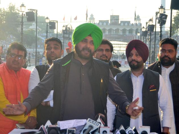 Navjot Singh Sidhu had, on December 12, gifted a stuffed partridge to Punjab chief minister Capt Amarinder Singh. (HT File) Navjot Singh Sidhu had, on December 12, gifted a stuffed partridge to Punjab chief minister Capt Amarinder Singh. (HT File)