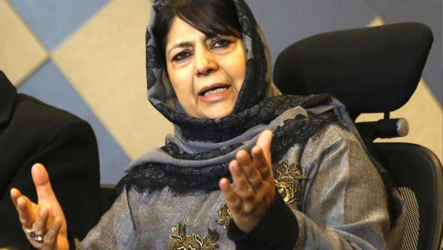 Mehbooba Mufti on Monday said it was the “best time” for India to hold talks with Pakistan as the neighbouring country’s new Prime Minister Imran Khan is being touted as a “proxy” for their army.(Waseem Andrabi/HT Photo)