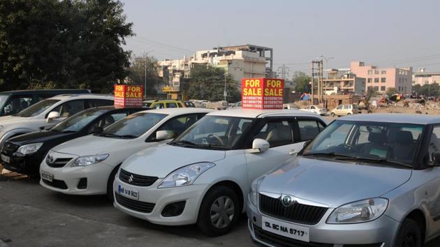 Trading in used old cars in banned in Delhi. (Parveen Kumar / HT File) Trading in used old cars in banned in Delhi. (Parveen Kumar / HT File)