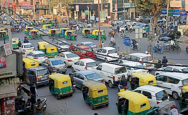 A 500-metre stretch on the 60-foot- wide Bhishma Pitamah Marg in south Delhi has a timber and construction material market on one side and big showrooms on the other, due to which the movement of traffic is affected.