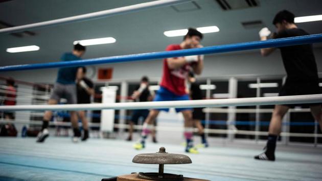 This picture taken on December 7, 2018 shows amateur boxers attending a boxing training session at Takushoku University in Hachioji. - The International Olympic Committee said this month it was suspending preparations for boxing at the Tokyo 2020 Games over governance concerns(AFP)