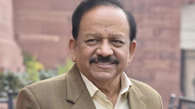 In a written response to a question on demands from northeastern states for a separate time zone, Union minister Harsh Vardhan said such requests have been made on the ground that sunrise and sunset timings in these parts are much earlier.(Sonu Mehta/HT File Photo)