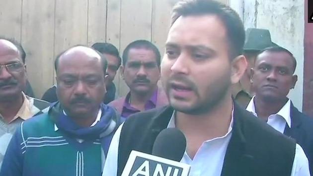 RJD leader Tejashwi Yadav hinted at his entry into the UPA-led alliance and said that everything will be clear by evening (ANI) RJD leader Tejashwi Yadav hinted at his entry into the UPA-led alliance and said that everything will be clear by evening (ANI)