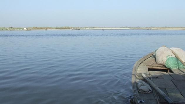 Apart from the dissolved oxygen level, the hydrogen (pH) level too has improved considerably in the Ganga in Kanpur(HT Photo)