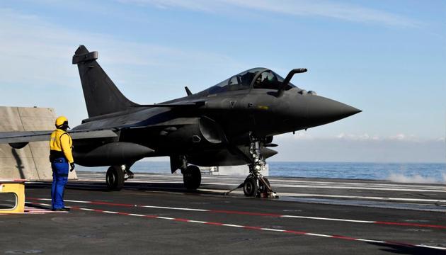 CAG is auditing the Rafale deal along with around a dozen other big-ticket procurements made by the MoD.(Reuters/File)