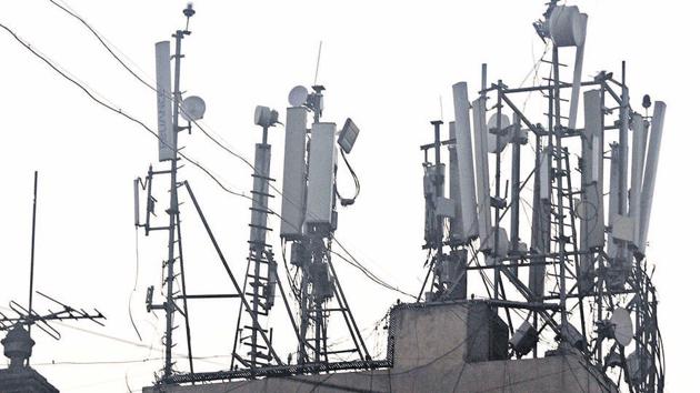 Illegal mobile tower constructed on a residential building. As per the civic body, 238 towers have necessary permissions.(Ravindra Joshi/HT PHOTO)