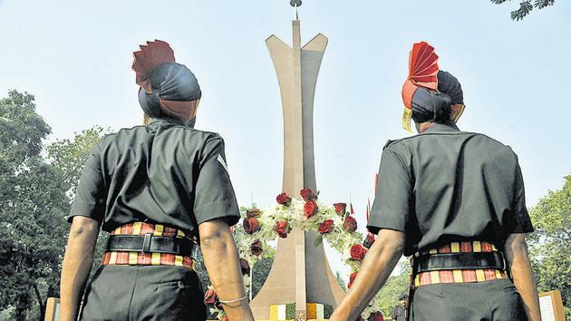 Vijay Diwas was celebrated on Sunday at the National War Memorial, Southern Command, to mark the victory of India over Pakistan in the Indo-Pak war in 1971. The solemn ceremony was a token of remembrance for those soldiers who made the supreme sacrifice in the line of duty 47 years ago.  (HT PHOTO) 