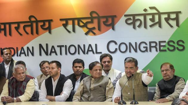 Rashtriya Lok Samta Party (RLSP) leader Upendra Kushwaha (3rd R), with other Mahagathbandhan leaders, speaks after joining the grand alliance during a press conference at AICC in New Delhi, Thursday, Dec 20, 2018(PTI)